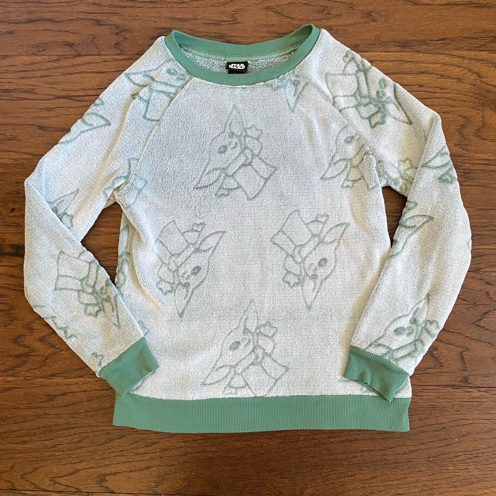 Baby Yoda Star Wars sweater size XS